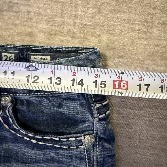 Miss Me Women’s Mid-Rise Easy Shorts Denim Thick Stitch Rhinestone Studs 26 - Picture 4 of 5